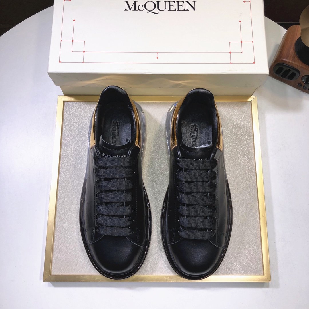 ALEXANDER MCQUEEN NERE CON RETRO ORO E SUOLA BIANCA IN GOMMA